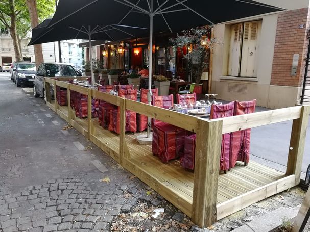 terrasses éphémère sur place de stationnement 